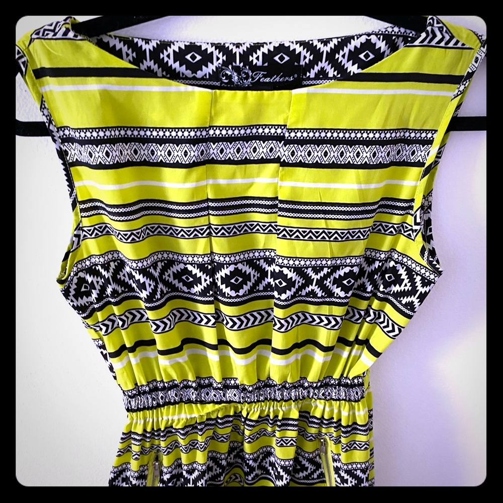 Lightweight dress in a bright fun pattern Medium